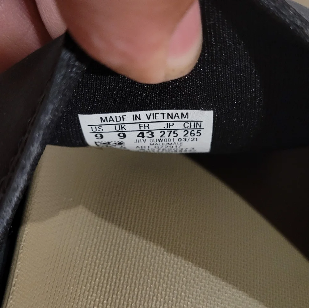 Adidas slides - Picture 5 of 8